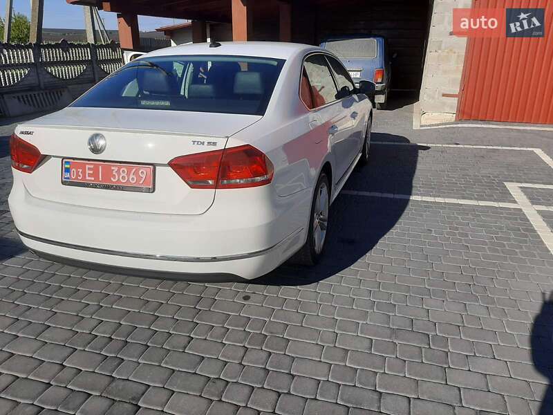 Седан Volkswagen Passat 2012 в Дубно