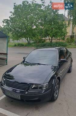 Седан Volkswagen Passat 1997 в Харькове