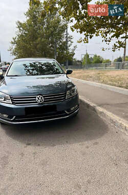 Седан Volkswagen Passat 2012 в Дніпрі