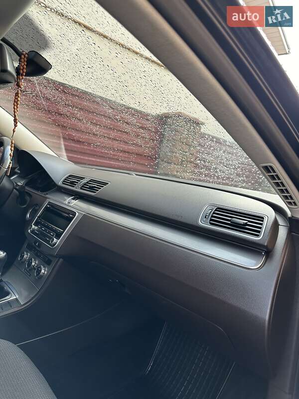 Універсал Volkswagen Passat 2012 в Чорткові