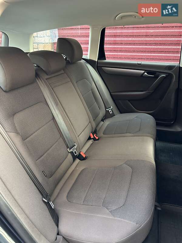 Універсал Volkswagen Passat 2012 в Чорткові