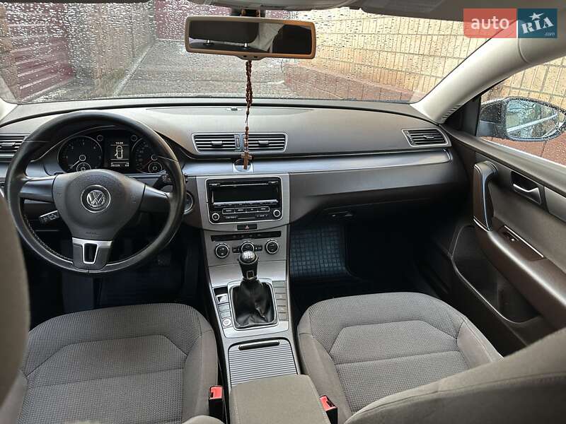Універсал Volkswagen Passat 2012 в Чорткові