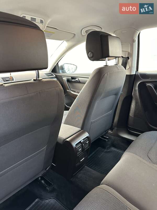 Універсал Volkswagen Passat 2012 в Чорткові