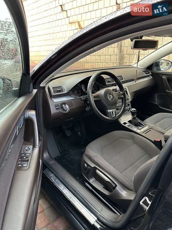 Універсал Volkswagen Passat 2012 в Чорткові