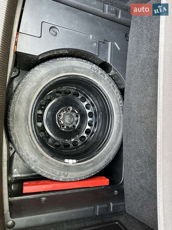 Універсал Volkswagen Passat 2012 в Чорткові