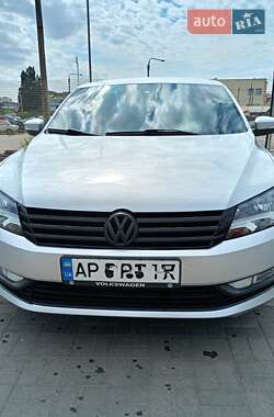 Седан Volkswagen Passat 2013 в Одессе