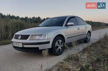 Седан Volkswagen Passat 2000 в Изяславе