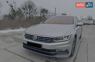 Седан Volkswagen Passat 2018 в Львове