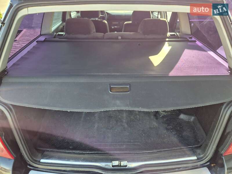 Універсал Volkswagen Passat 2002 в Старокостянтинові