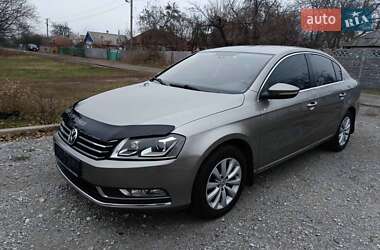 Седан Volkswagen Passat 2013 в Днепре