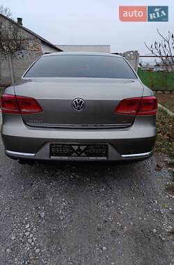 Седан Volkswagen Passat 2013 в Дніпрі