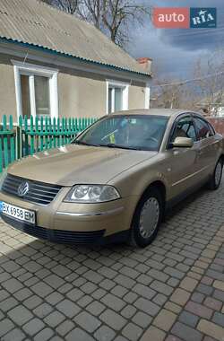 Седан Volkswagen Passat 2001 в Хотине