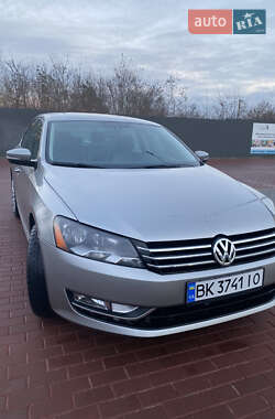 Седан Volkswagen Passat 2014 в Сарнах