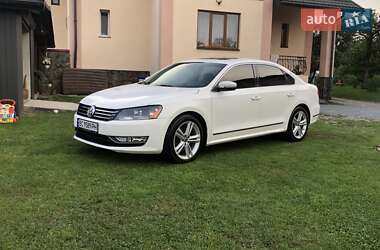 Седан Volkswagen Passat 2012 в Львове