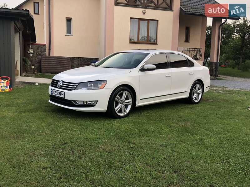 Седан Volkswagen Passat 2012 в Львове