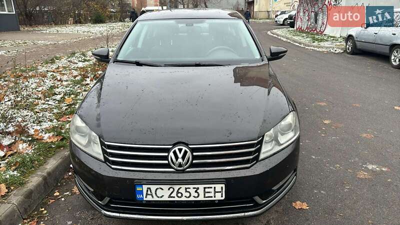 Седан Volkswagen Passat 2010 в Луцьку