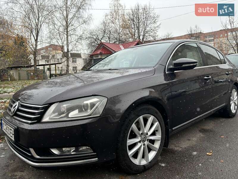 Седан Volkswagen Passat 2010 в Луцьку