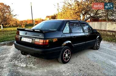 Седан Volkswagen Passat 1990 в Черновцах