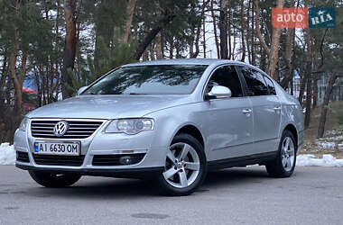 Седан Volkswagen Passat 2010 в Киеве