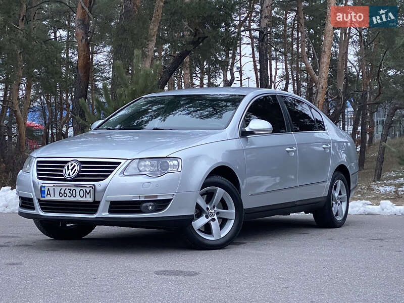 Седан Volkswagen Passat 2010 в Киеве