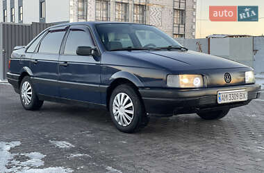 Седан Volkswagen Passat 1991 в Виннице