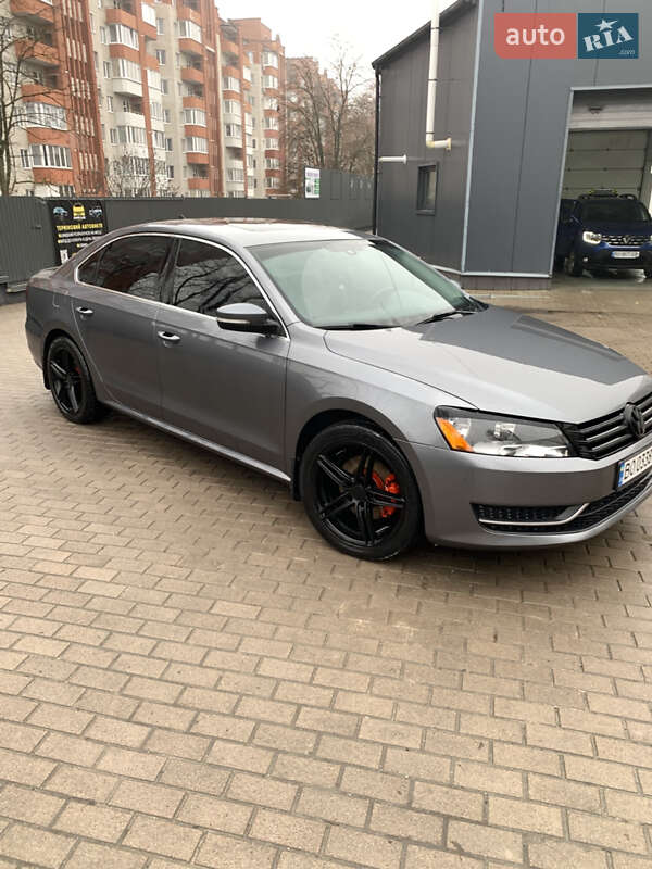 Седан Volkswagen Passat 2014 в Тернополі