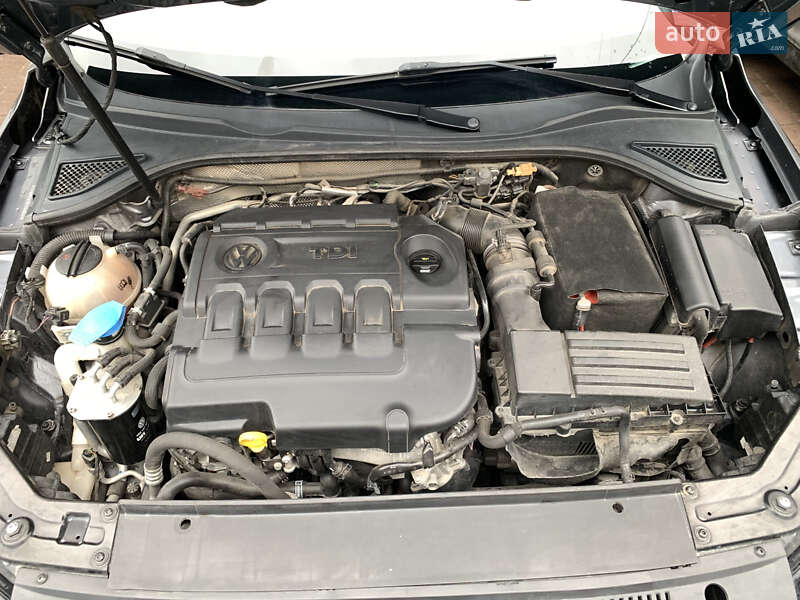 Седан Volkswagen Passat 2014 в Тернополі