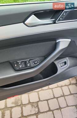 Універсал Volkswagen Passat 2018 в 