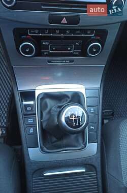 Универсал Volkswagen Passat 2011 в 