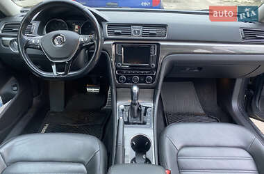 Седан Volkswagen Passat 2017 в 