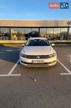 Універсал Volkswagen Passat 2016 в Києві