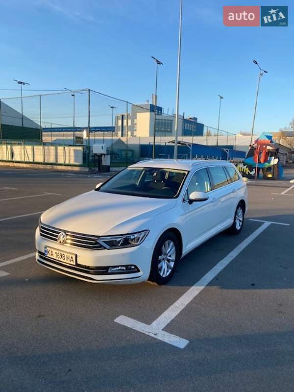 Універсал Volkswagen Passat 2016 в Києві