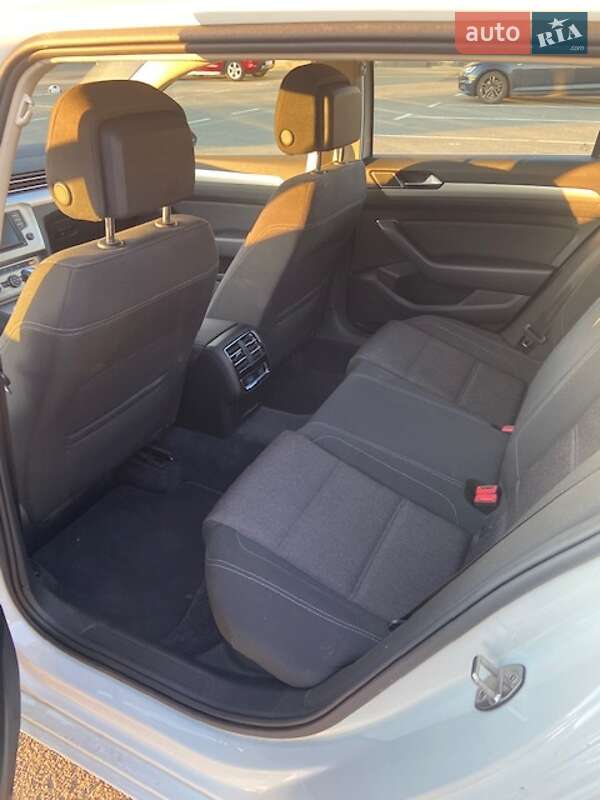 Універсал Volkswagen Passat 2016 в Києві