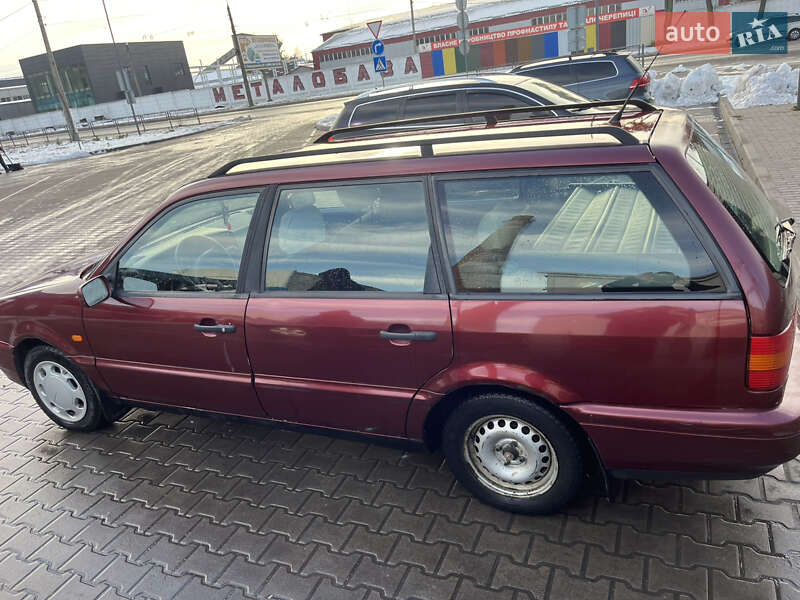 Універсал Volkswagen Passat 1994 в Житомирі