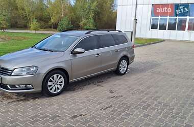 Універсал Volkswagen Passat 2013 в Любомлі