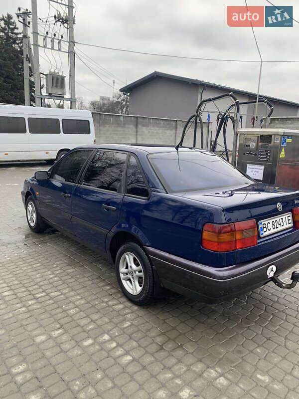 Седан Volkswagen Passat 1996 в Львові