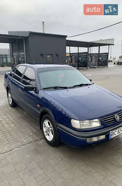 Седан Volkswagen Passat 1996 в Львове