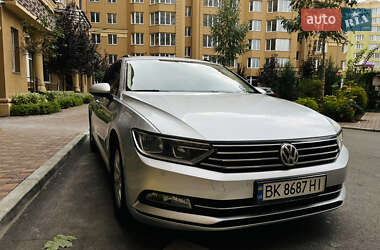 Універсал Volkswagen Passat 2016 в Києві