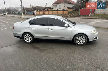 Седан Volkswagen Passat 2005 в Макарове