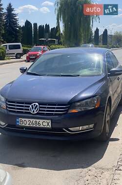 Седан Volkswagen Passat 2012 в Львові