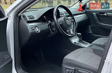 Седан Volkswagen Passat 2012 в Луцьку