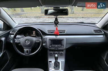 Седан Volkswagen Passat 2012 в Луцьку