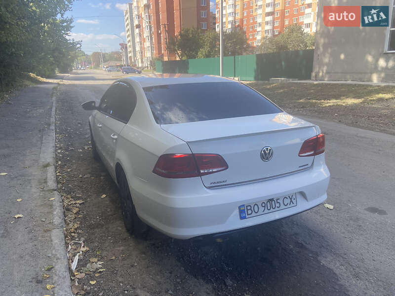 Седан Volkswagen Passat 2011 в Тернополі