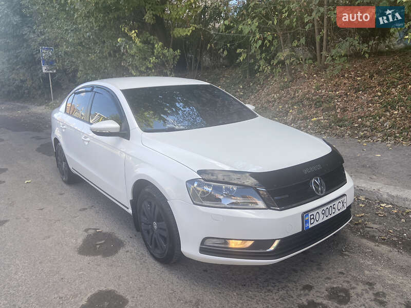 Седан Volkswagen Passat 2011 в Тернополі