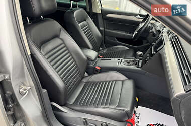 Седан Volkswagen Passat 2014 в 