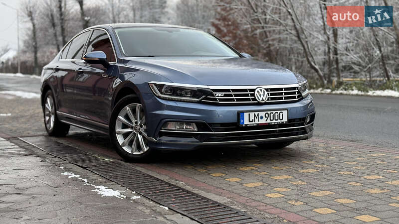 Седан Volkswagen Passat 2015 в Сваляве