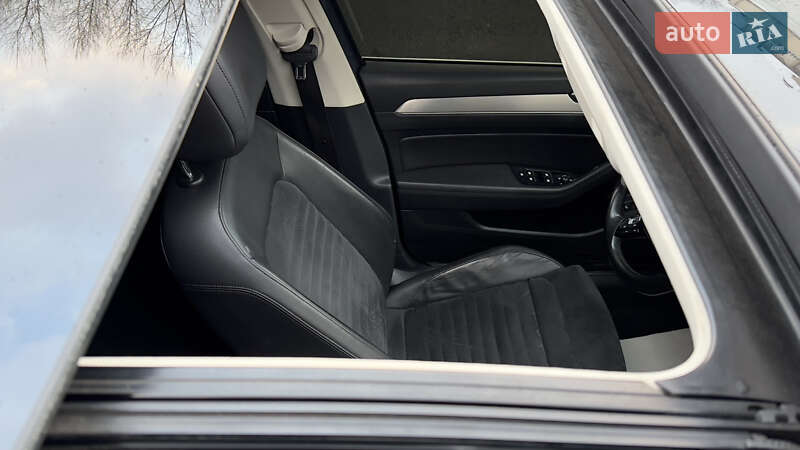 Седан Volkswagen Passat 2015 в Сваляве