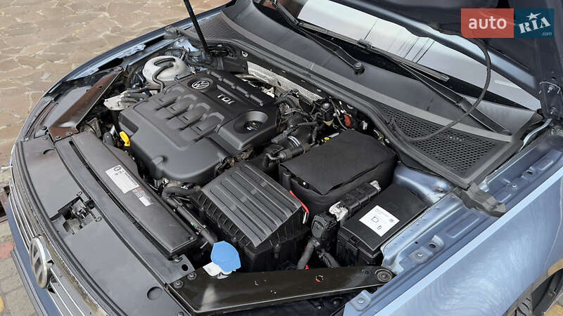 Седан Volkswagen Passat 2015 в Сваляве