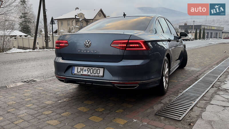 Седан Volkswagen Passat 2015 в Сваляве