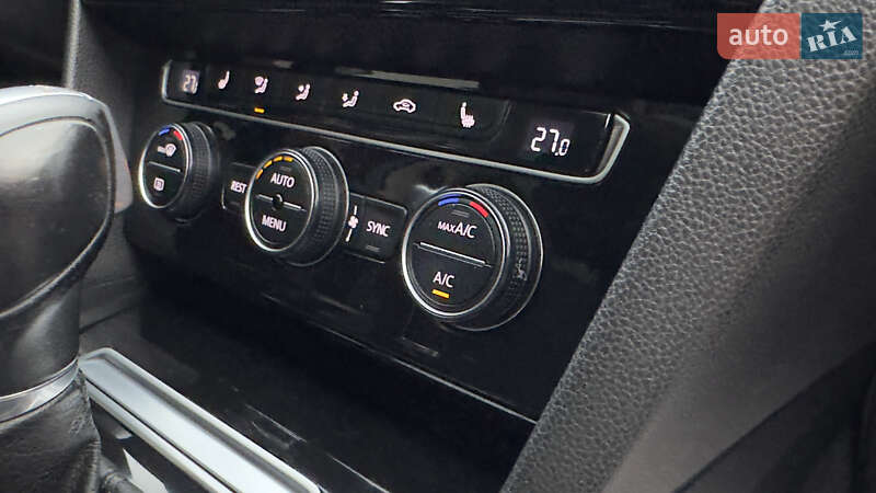 Седан Volkswagen Passat 2015 в Сваляве